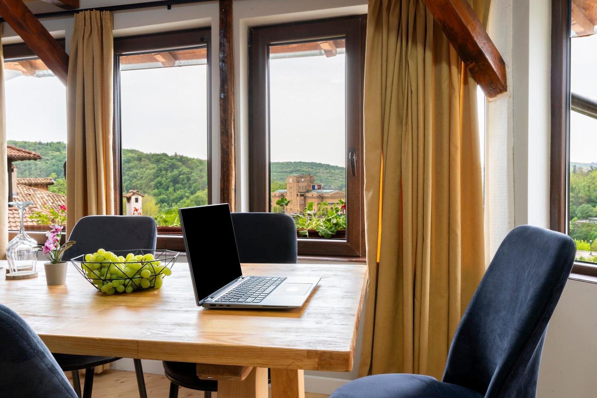 Bobevata Guest House - Floor 2 - Stunning View Old Town 벨리코 터르노보 외부 사진