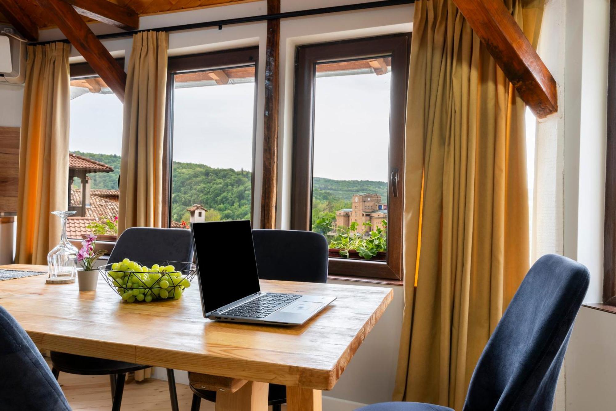 Bobevata Guest House - Floor 2 - Stunning View Old Town 벨리코 터르노보 외부 사진