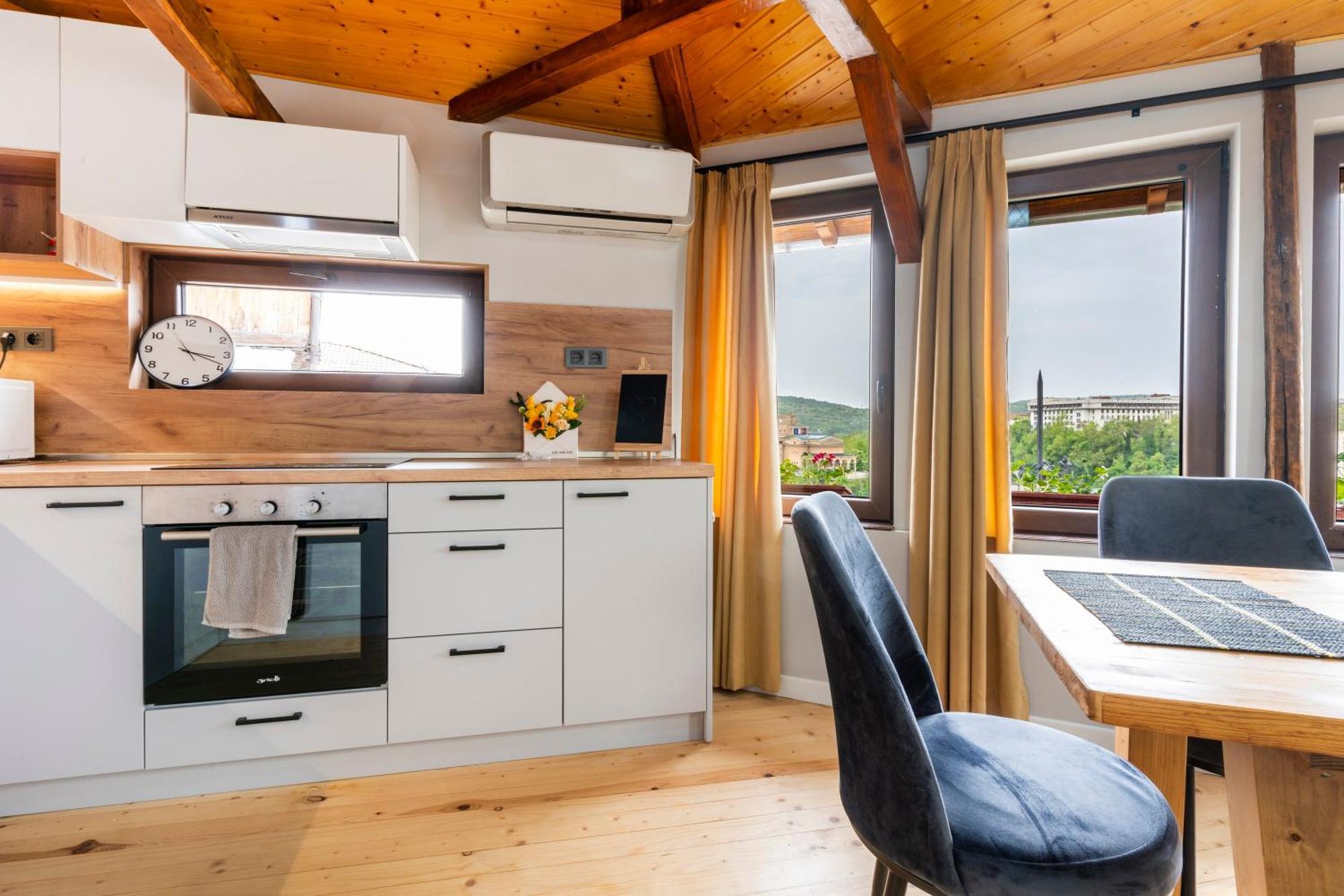 Bobevata Guest House - Floor 2 - Stunning View Old Town 벨리코 터르노보 외부 사진